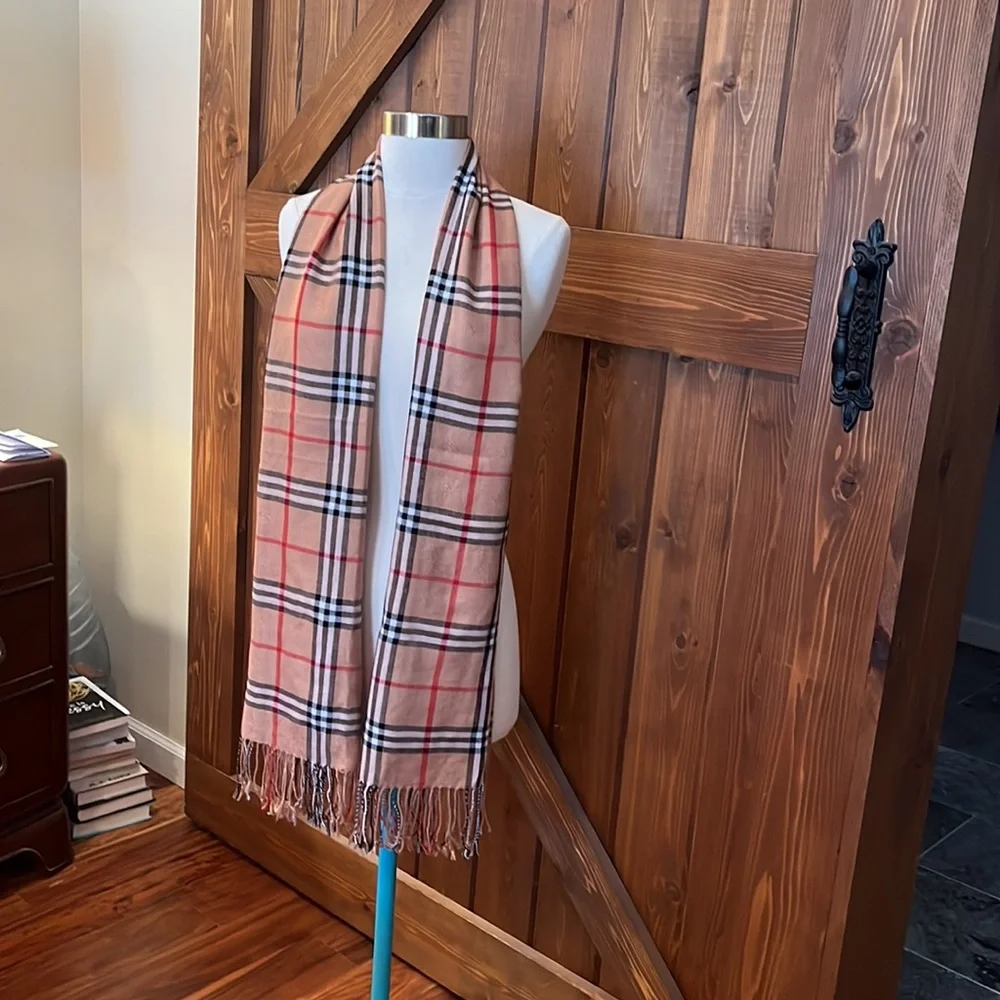 Popular colors scarf Not Burberry - Picture 4 of 6